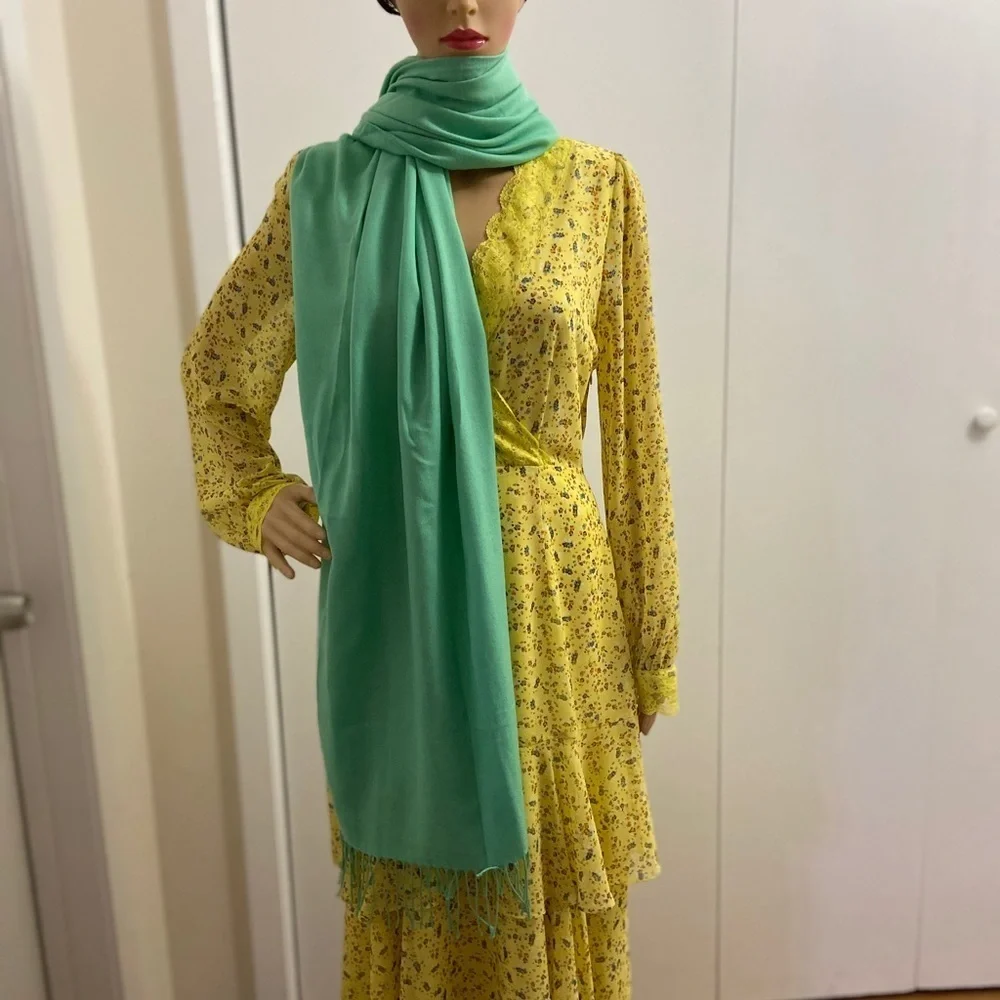 Vintage pashmina green scarf